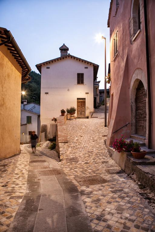 Residence Menotre Rasiglia Dış mekan fotoğraf